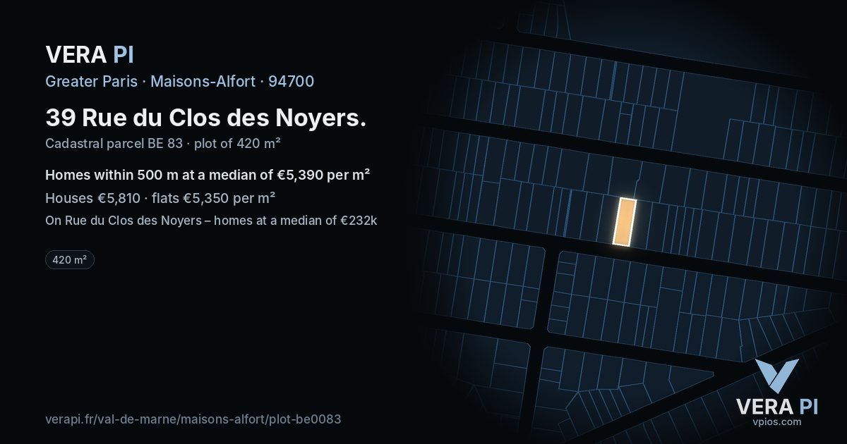 39 Rue du Clos des Noyers, Maisons-Alfort at night – the plot lit, the parcels around coloured by the prices near them