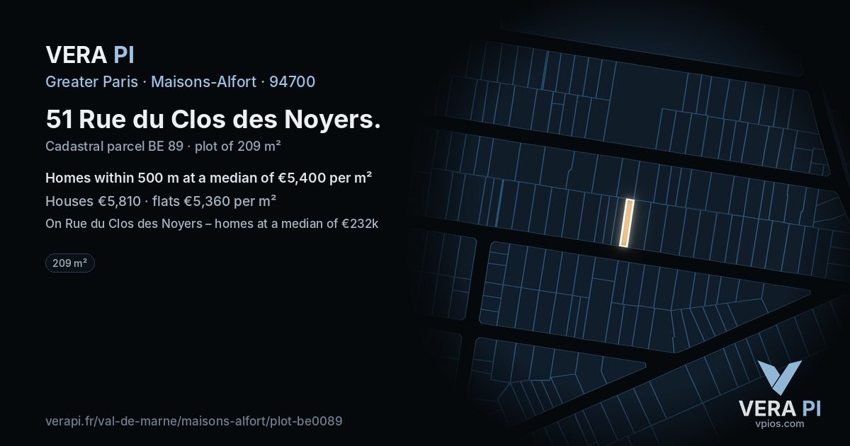 51 Rue du Clos des Noyers, Maisons-Alfort at night – the plot lit, the parcels around coloured by the prices near them