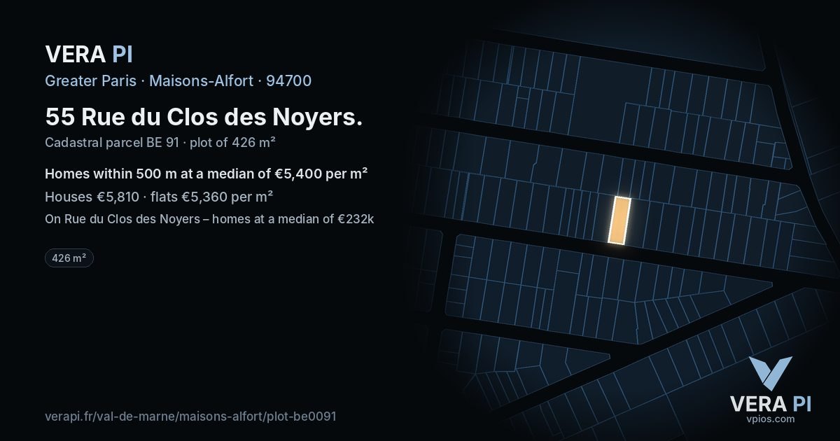 55 Rue du Clos des Noyers, Maisons-Alfort at night – the plot lit, the parcels around coloured by the prices near them