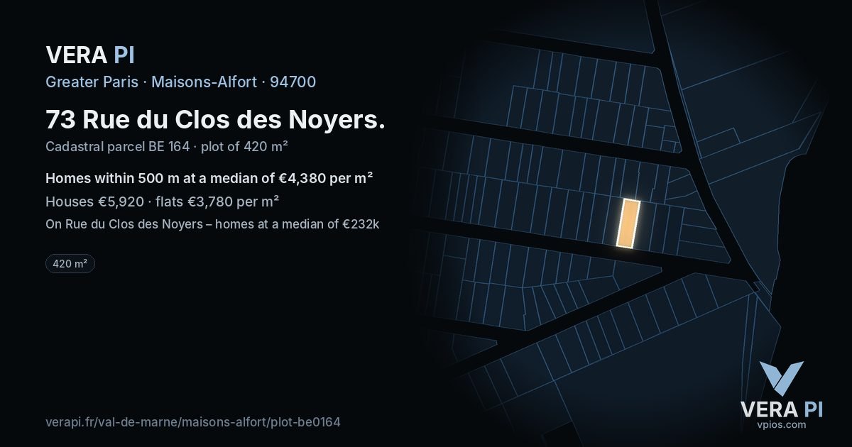 73 Rue du Clos des Noyers, Maisons-Alfort at night – the plot lit, the parcels around coloured by the prices near them