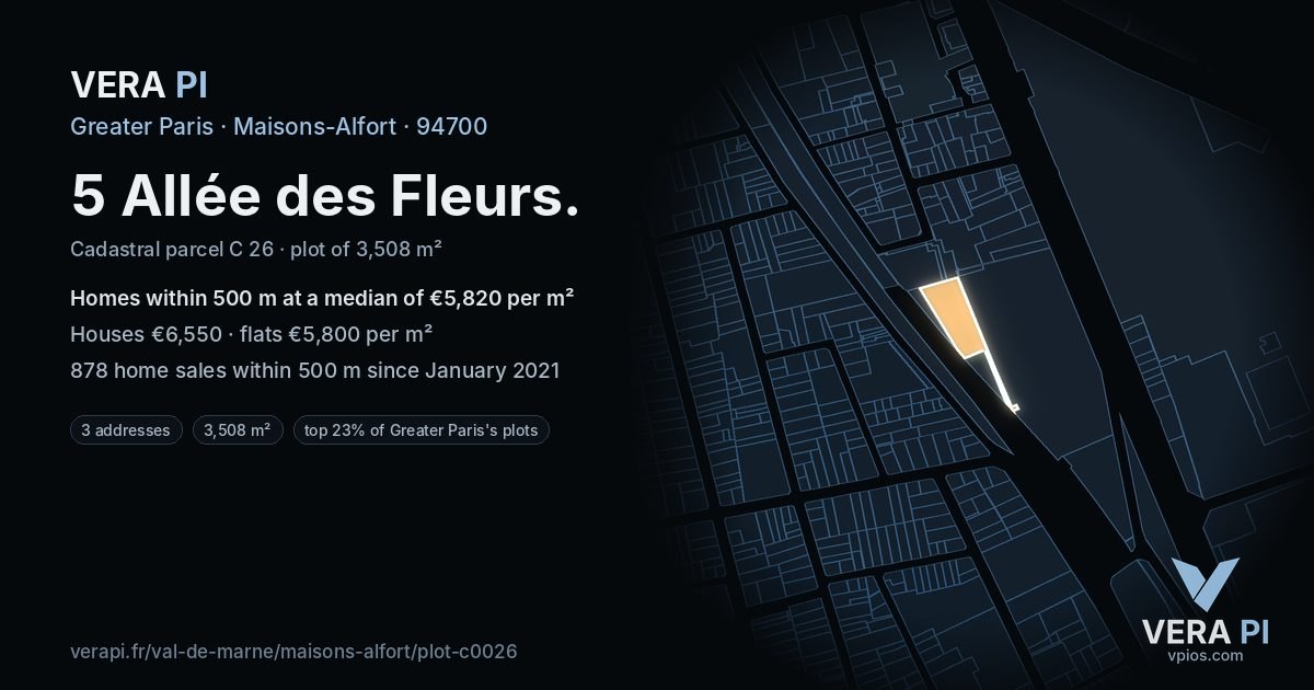 5 Allée des Fleurs, Maisons-Alfort at night – the plot lit, the parcels around coloured by the prices near them