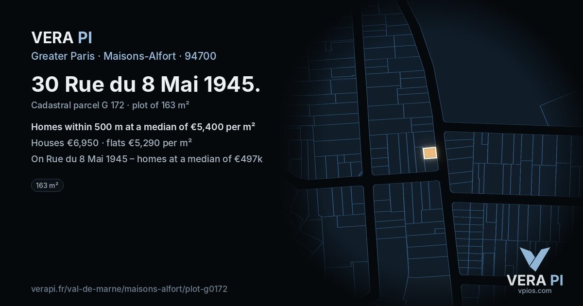 30 Rue du 8 Mai 1945, Maisons-Alfort at night – the plot lit, the parcels around coloured by the prices near them