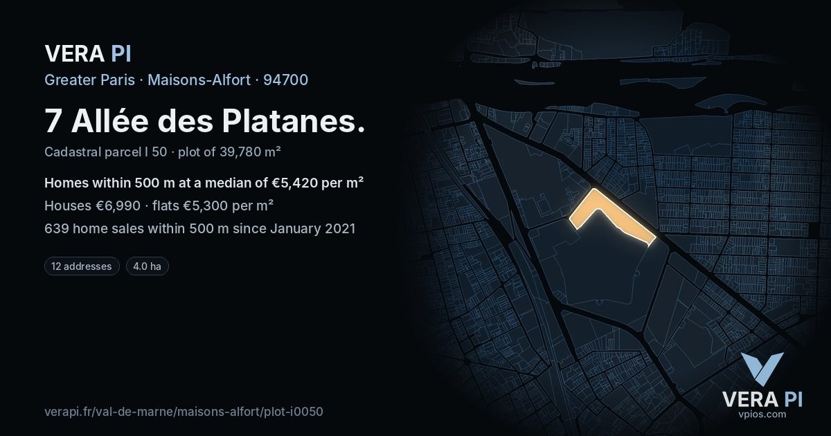 7 Allée des Platanes, Maisons-Alfort at night – the plot lit, the parcels around coloured by the prices near them
