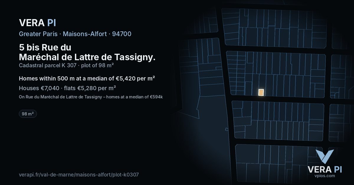 5 bis Rue du Maréchal de Lattre de Tassigny, Maisons-Alfort at night – the plot lit, the parcels around coloured by the prices near them