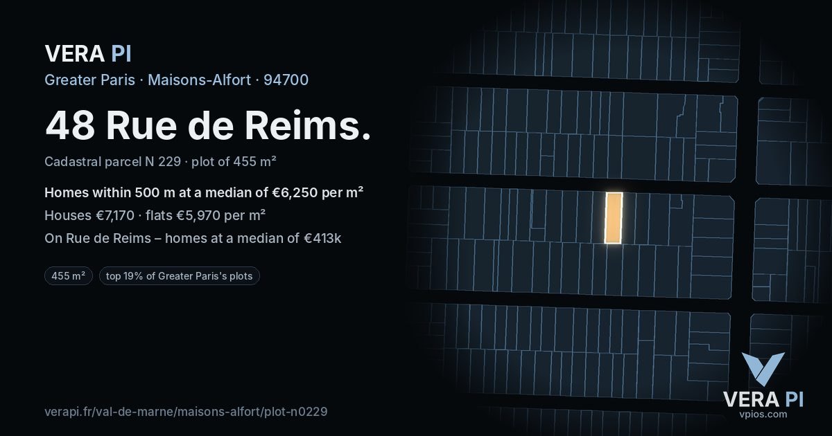48 Rue de Reims, Maisons-Alfort at night – the plot lit, the parcels around coloured by the prices near them