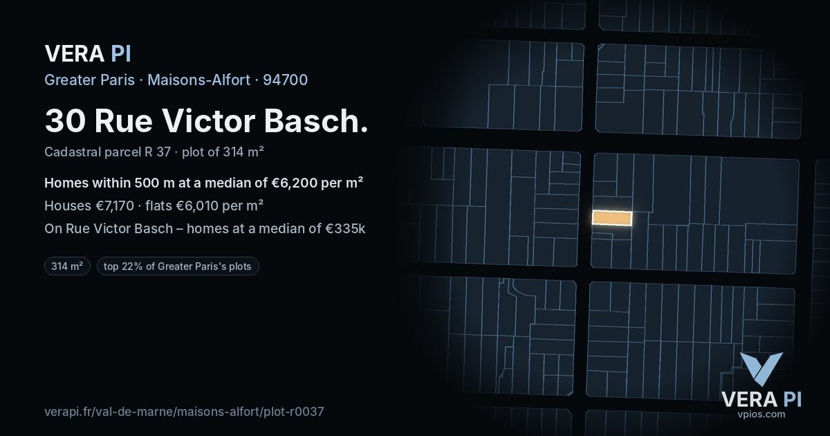 30 Rue Victor Basch, Maisons-Alfort at night – the plot lit, the parcels around coloured by the prices near them
