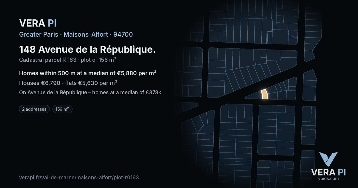 148 Avenue de la République, Maisons-Alfort at night – the plot lit, the parcels around coloured by the prices near them