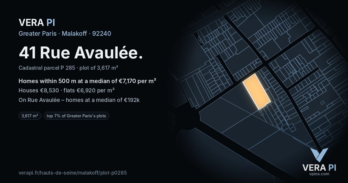 41 Rue Avaulée, Malakoff at night – the plot lit, the parcels around coloured by the prices near them