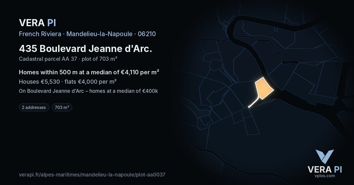435 Boulevard Jeanne d'Arc, Mandelieu-la-Napoule at night – the plot lit, the parcels around coloured by the prices near them