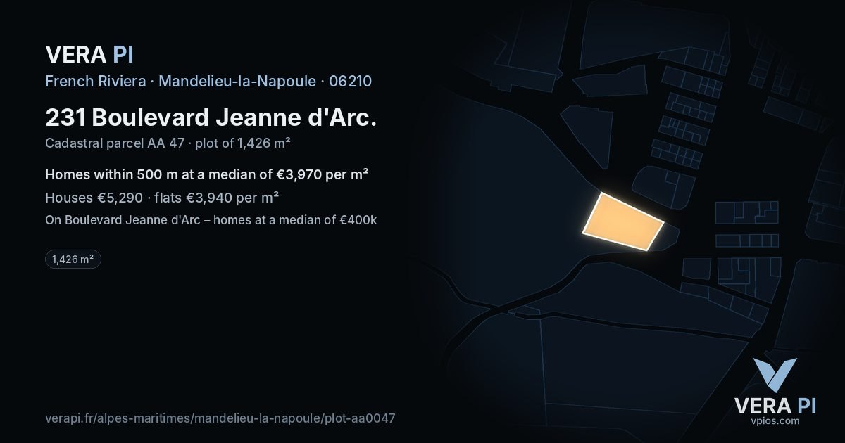 231 Boulevard Jeanne d'Arc, Mandelieu-la-Napoule at night – the plot lit, the parcels around coloured by the prices near them