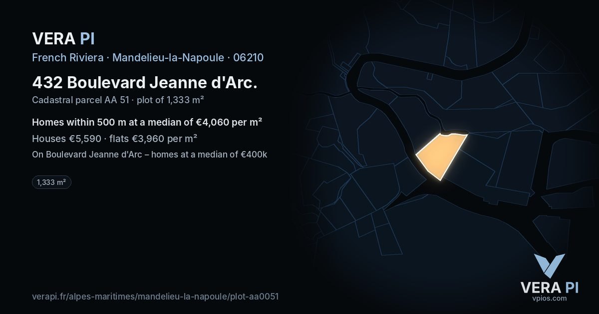 432 Boulevard Jeanne d'Arc, Mandelieu-la-Napoule at night – the plot lit, the parcels around coloured by the prices near them