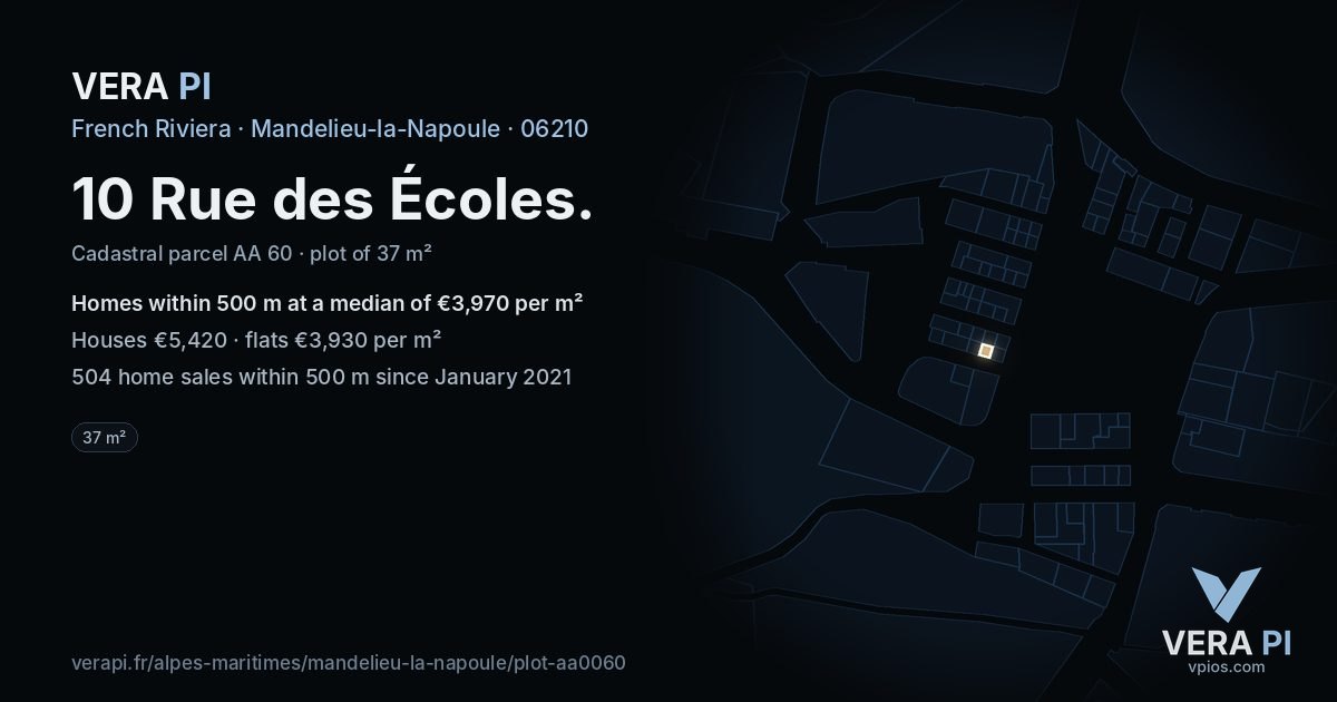 10 Rue des Écoles, Mandelieu-la-Napoule at night – the plot lit, the parcels around coloured by the prices near them