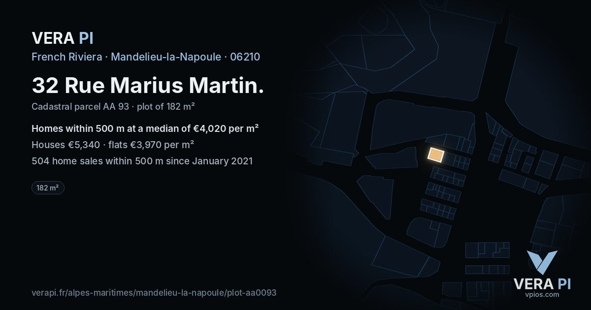 32 Rue Marius Martin, Mandelieu-la-Napoule at night – the plot lit, the parcels around coloured by the prices near them