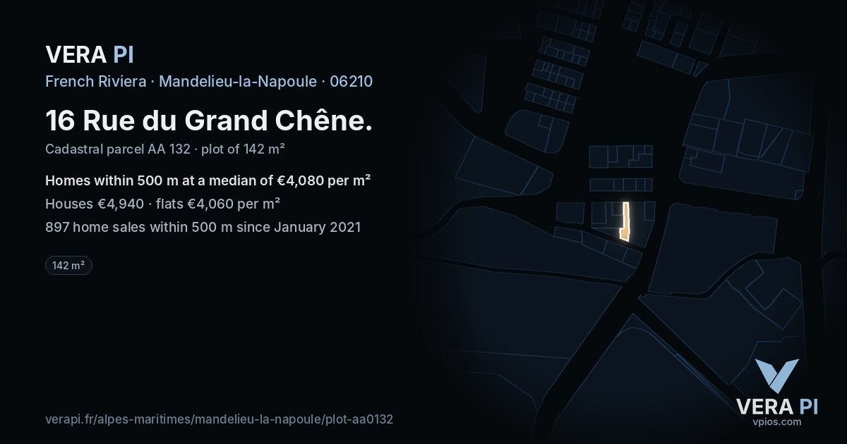 16 Rue du Grand Chêne, Mandelieu-la-Napoule at night – the plot lit, the parcels around coloured by the prices near them