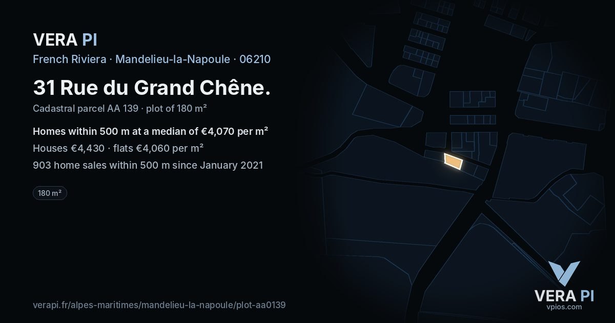 31 Rue du Grand Chêne, Mandelieu-la-Napoule at night – the plot lit, the parcels around coloured by the prices near them