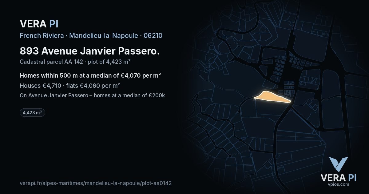 893 Avenue Janvier Passero, Mandelieu-la-Napoule at night – the plot lit, the parcels around coloured by the prices near them
