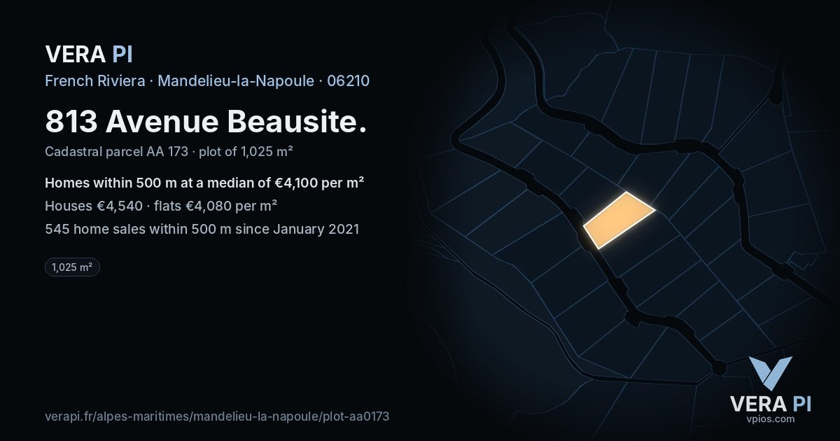 813 Avenue Beausite, Mandelieu-la-Napoule at night – the plot lit, the parcels around coloured by the prices near them