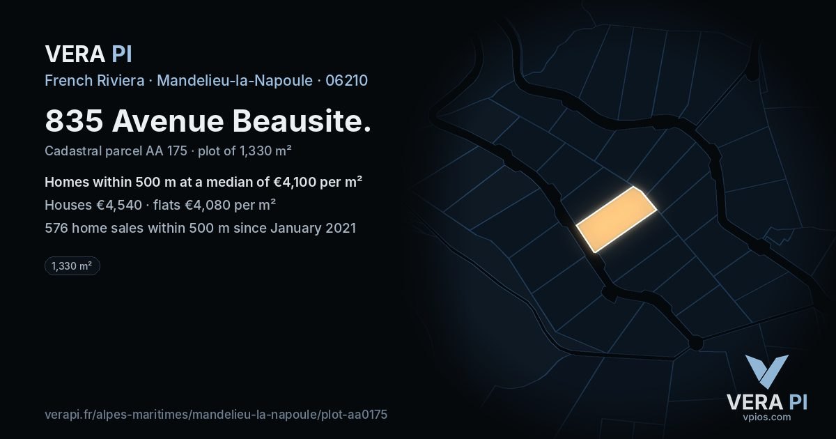 835 Avenue Beausite, Mandelieu-la-Napoule at night – the plot lit, the parcels around coloured by the prices near them