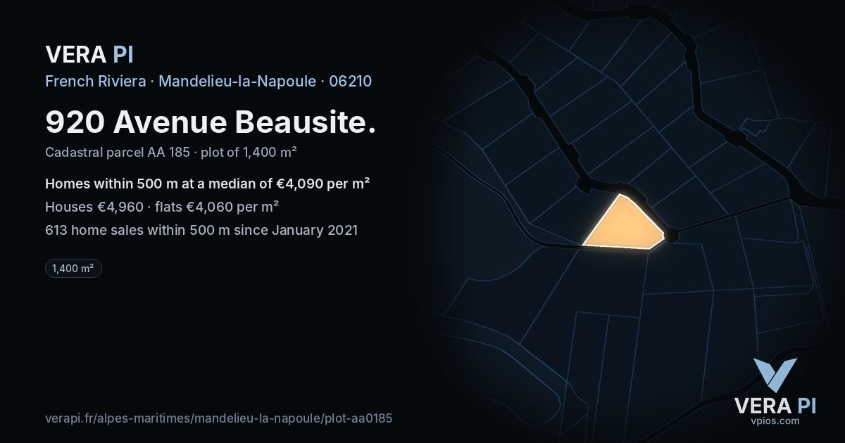 920 Avenue Beausite, Mandelieu-la-Napoule at night – the plot lit, the parcels around coloured by the prices near them