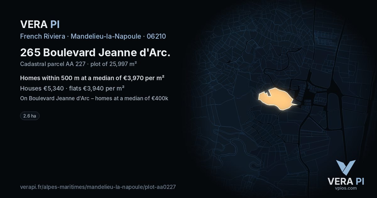 265 Boulevard Jeanne d'Arc, Mandelieu-la-Napoule at night – the plot lit, the parcels around coloured by the prices near them