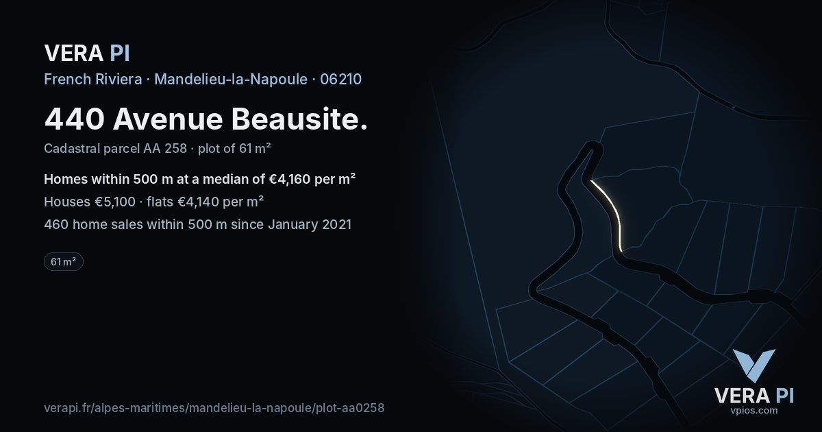 440 Avenue Beausite, Mandelieu-la-Napoule at night – the plot lit, the parcels around coloured by the prices near them