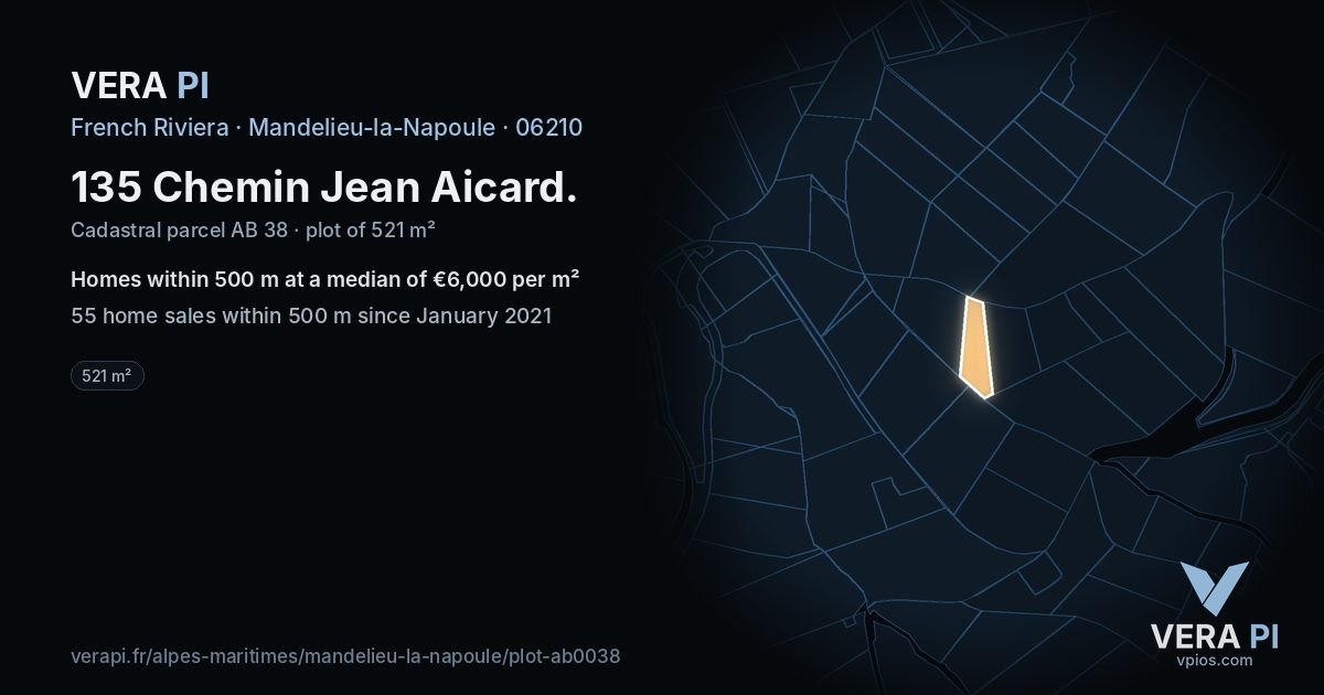135 Chemin Jean Aicard, Mandelieu-la-Napoule at night – the plot lit, the parcels around coloured by the prices near them