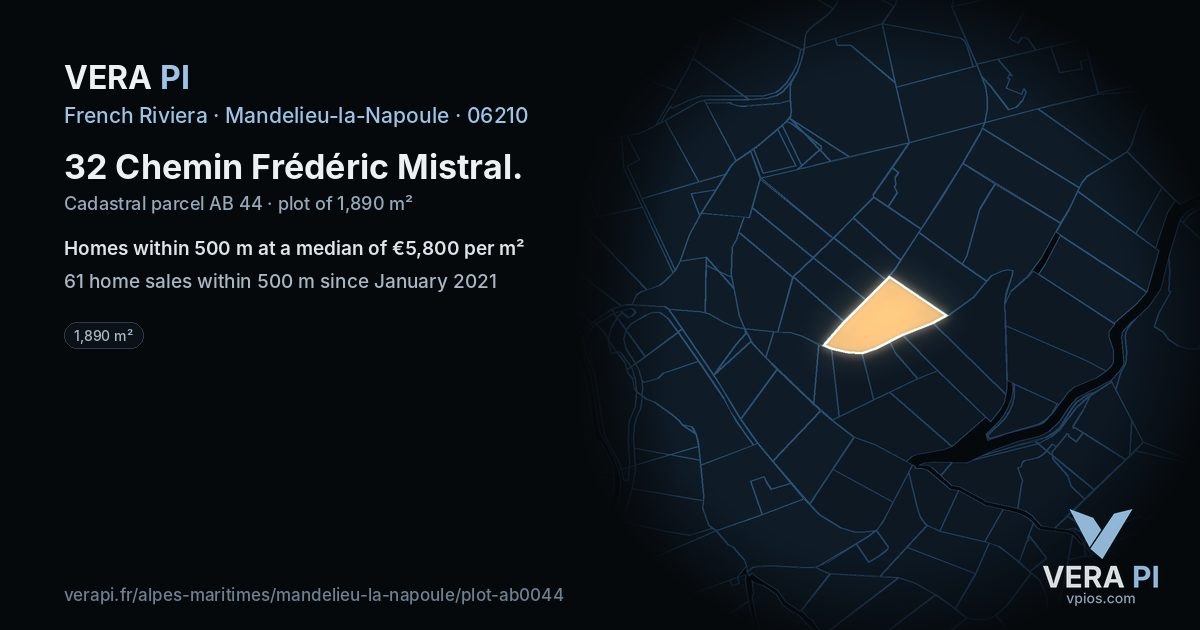 32 Chemin Frédéric Mistral, Mandelieu-la-Napoule at night – the plot lit, the parcels around coloured by the prices near them