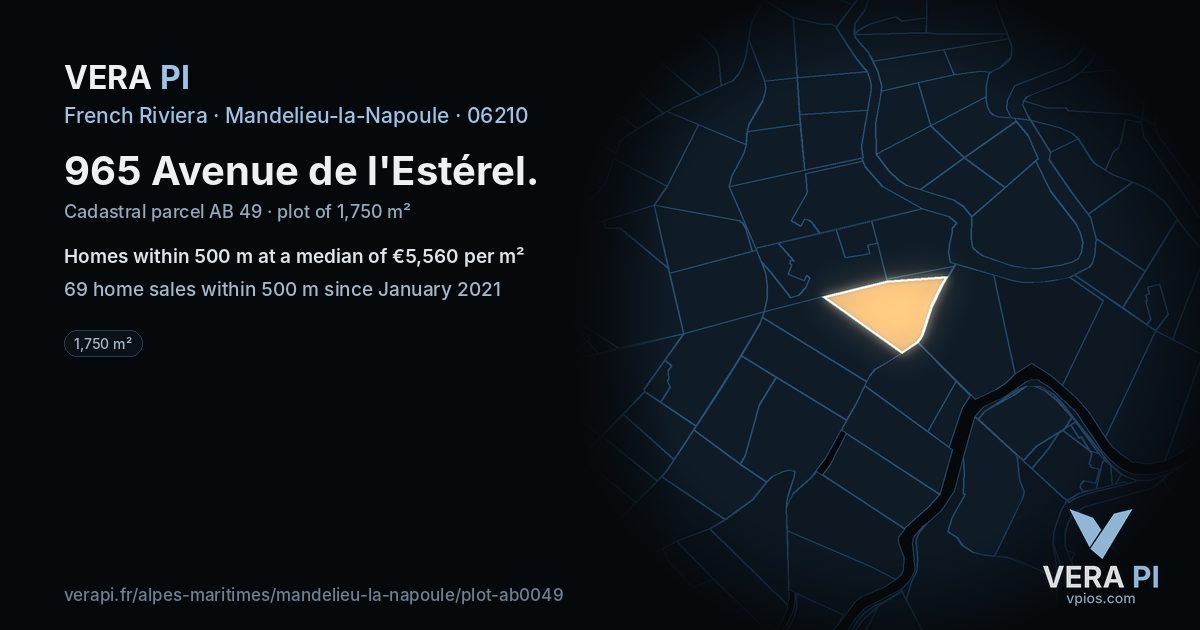 965 Avenue de l'Estérel, Mandelieu-la-Napoule at night – the plot lit, the parcels around coloured by the prices near them