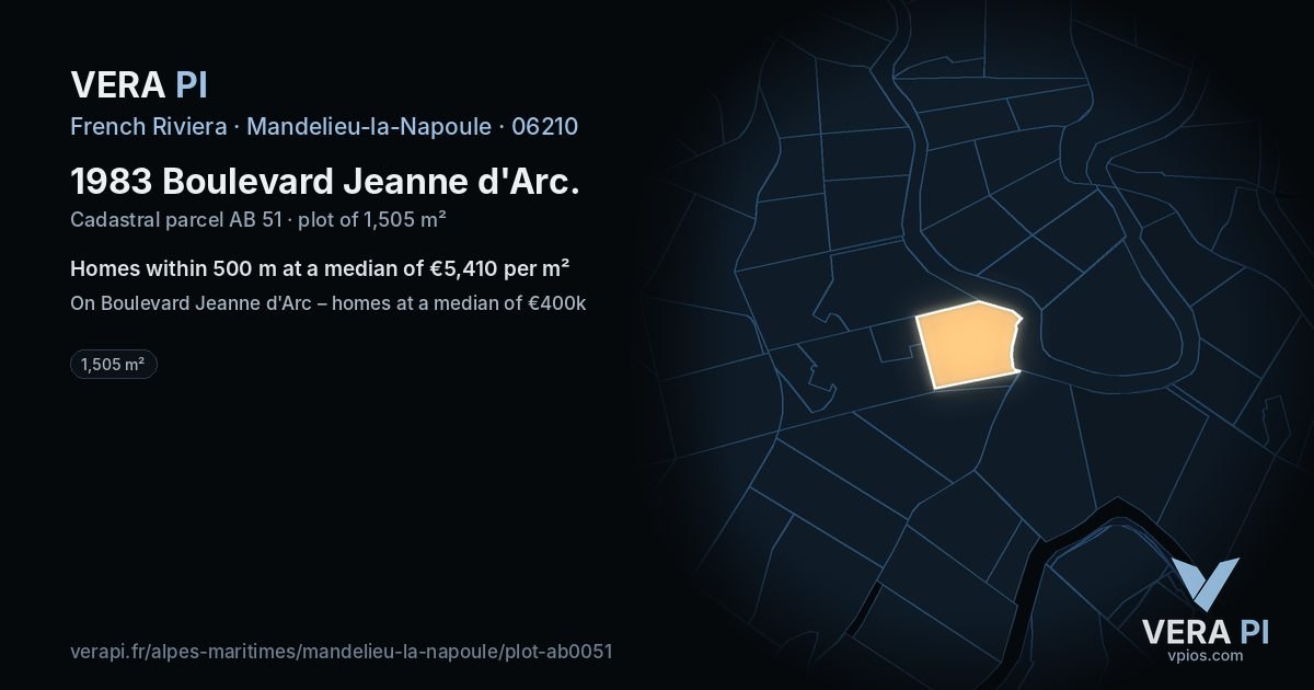 1983 Boulevard Jeanne d'Arc, Mandelieu-la-Napoule at night – the plot lit, the parcels around coloured by the prices near them