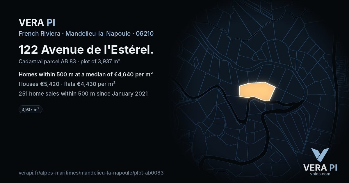 122 Avenue de l'Estérel, Mandelieu-la-Napoule at night – the plot lit, the parcels around coloured by the prices near them