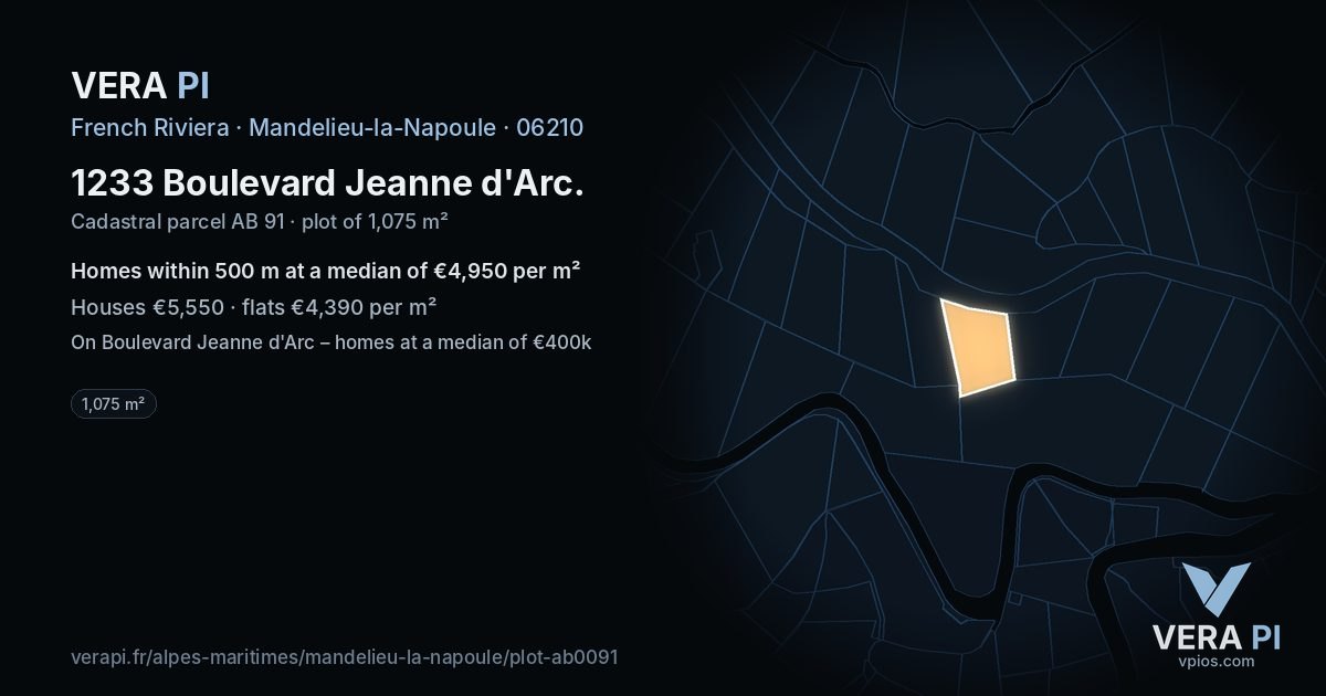 1233 Boulevard Jeanne d'Arc, Mandelieu-la-Napoule at night – the plot lit, the parcels around coloured by the prices near them