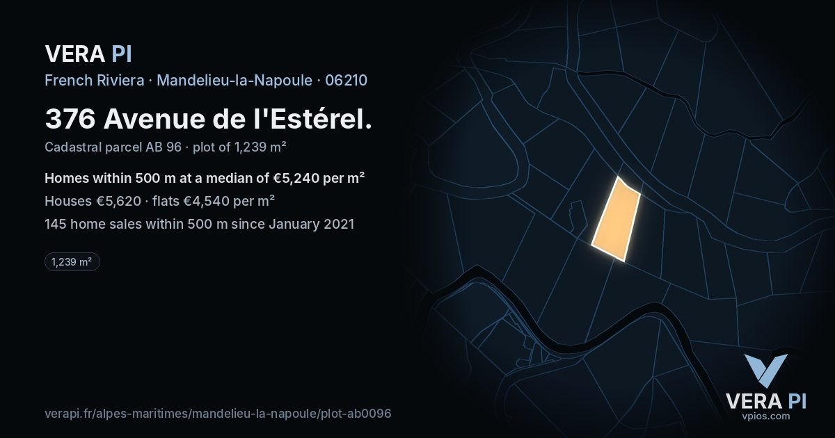 376 Avenue de l'Estérel, Mandelieu-la-Napoule at night – the plot lit, the parcels around coloured by the prices near them