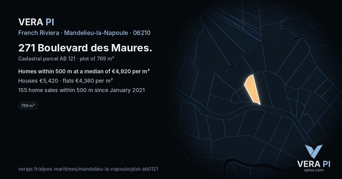 271 Boulevard des Maures, Mandelieu-la-Napoule at night – the plot lit, the parcels around coloured by the prices near them