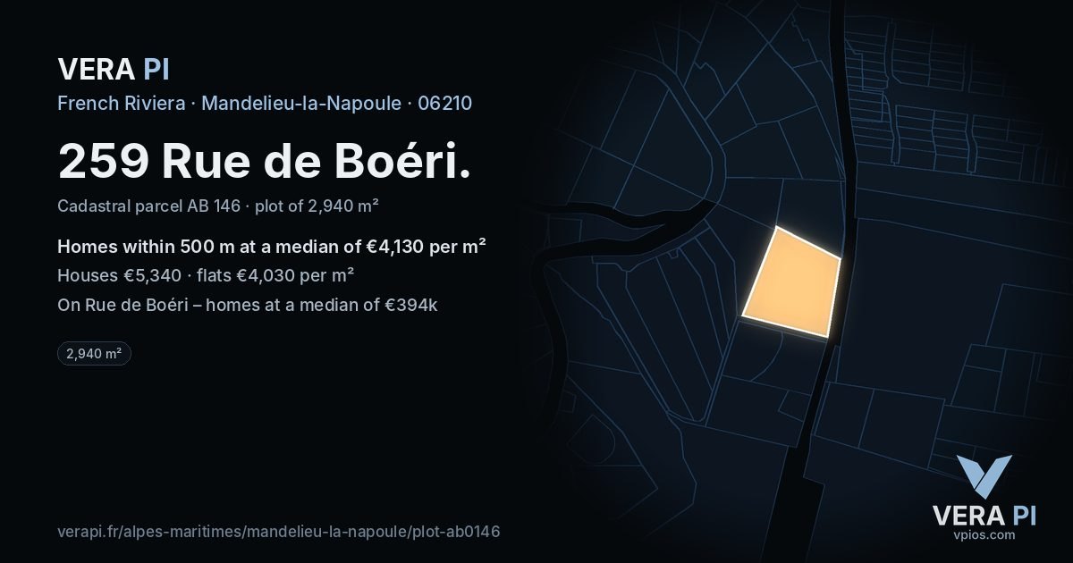 259 Rue de Boéri, Mandelieu-la-Napoule at night – the plot lit, the parcels around coloured by the prices near them