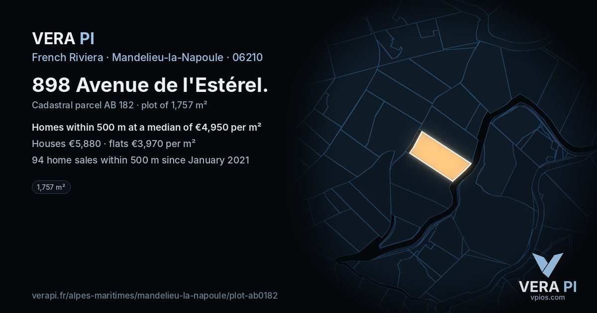 898 Avenue de l'Estérel, Mandelieu-la-Napoule at night – the plot lit, the parcels around coloured by the prices near them