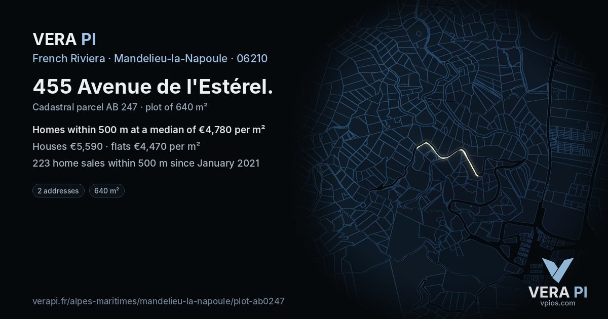 455 Avenue de l'Estérel, Mandelieu-la-Napoule at night – the plot lit, the parcels around coloured by the prices near them