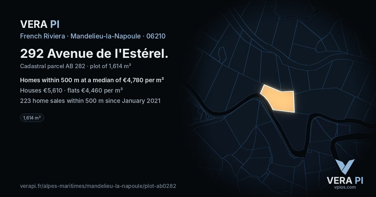 292 Avenue de l'Estérel, Mandelieu-la-Napoule at night – the plot lit, the parcels around coloured by the prices near them