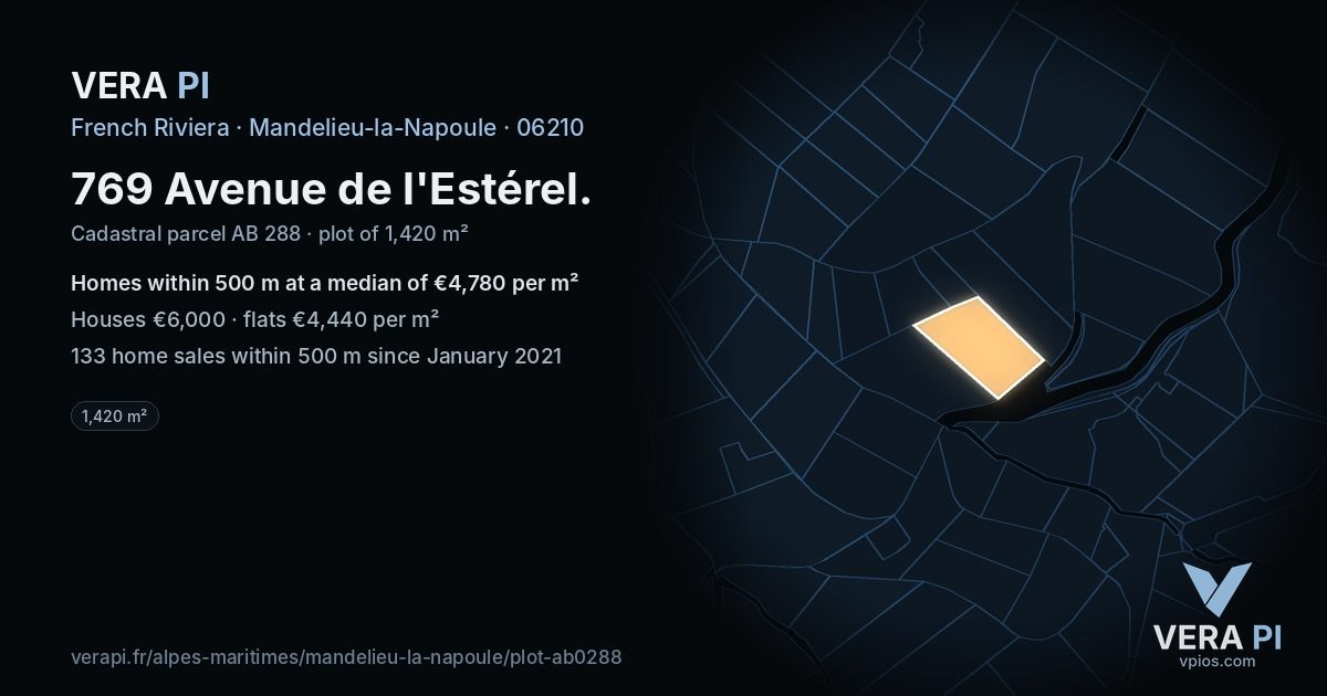 769 Avenue de l'Estérel, Mandelieu-la-Napoule at night – the plot lit, the parcels around coloured by the prices near them
