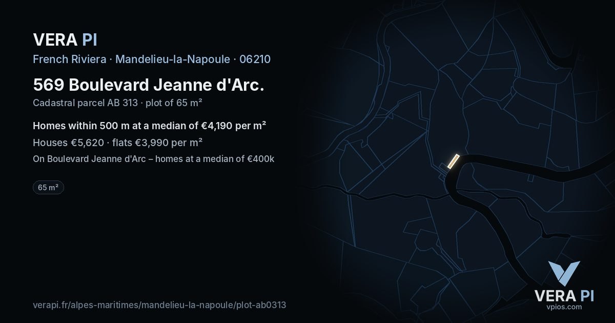 569 Boulevard Jeanne d'Arc, Mandelieu-la-Napoule at night – the plot lit, the parcels around coloured by the prices near them