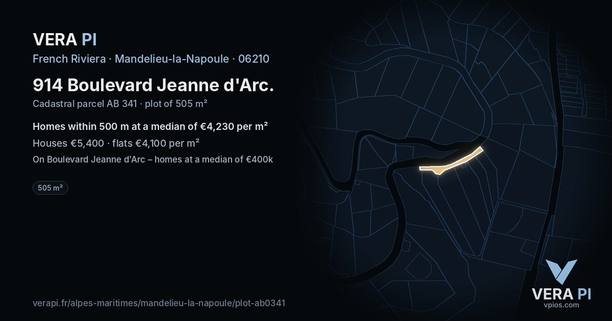 914 Boulevard Jeanne d'Arc, Mandelieu-la-Napoule at night – the plot lit, the parcels around coloured by the prices near them