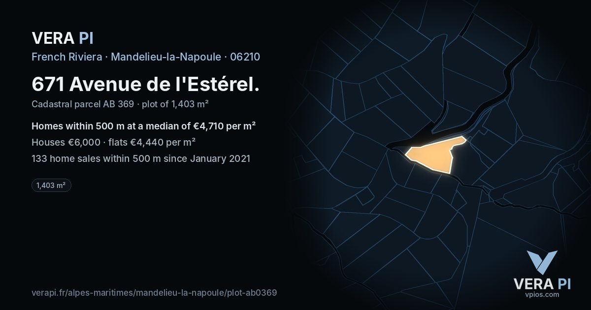 671 Avenue de l'Estérel, Mandelieu-la-Napoule at night – the plot lit, the parcels around coloured by the prices near them