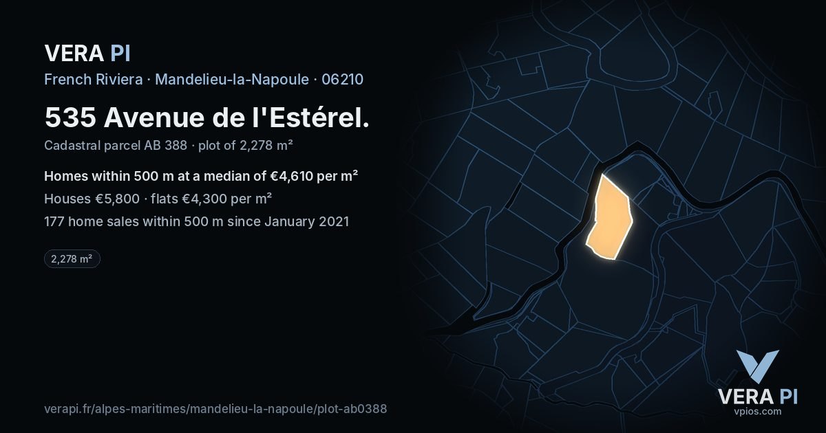 535 Avenue de l'Estérel, Mandelieu-la-Napoule at night – the plot lit, the parcels around coloured by the prices near them