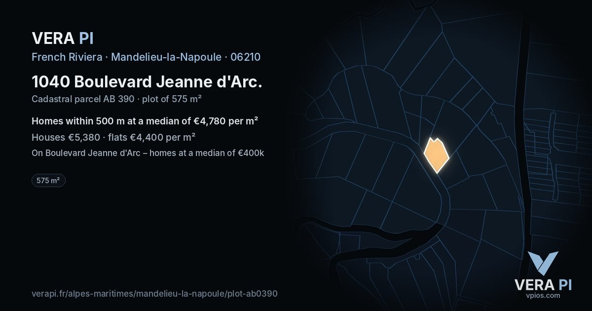 1040 Boulevard Jeanne d'Arc, Mandelieu-la-Napoule at night – the plot lit, the parcels around coloured by the prices near them