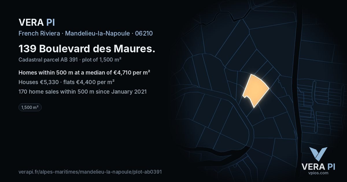 139 Boulevard des Maures, Mandelieu-la-Napoule at night – the plot lit, the parcels around coloured by the prices near them