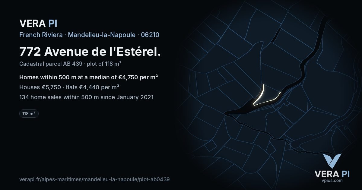 772 Avenue de l'Estérel, Mandelieu-la-Napoule at night – the plot lit, the parcels around coloured by the prices near them