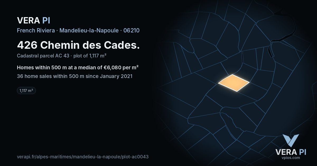 426 Chemin des Cades, Mandelieu-la-Napoule at night – the plot lit, the parcels around coloured by the prices near them