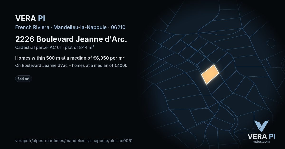 2226 Boulevard Jeanne d'Arc, Mandelieu-la-Napoule at night – the plot lit, the parcels around coloured by the prices near them