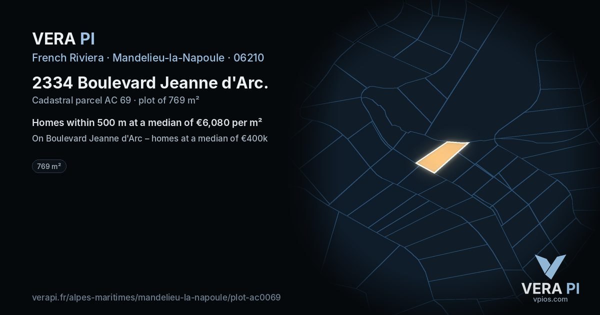 2334 Boulevard Jeanne d'Arc, Mandelieu-la-Napoule at night – the plot lit, the parcels around coloured by the prices near them
