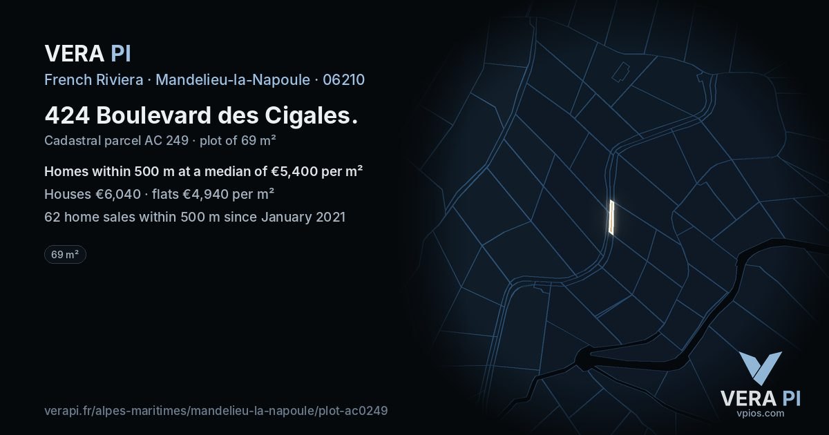 424 Boulevard des Cigales, Mandelieu-la-Napoule at night – the plot lit, the parcels around coloured by the prices near them