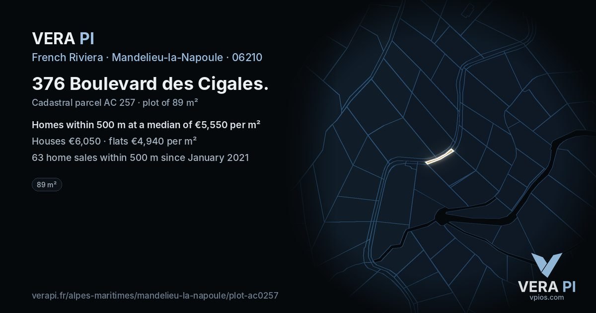 376 Boulevard des Cigales, Mandelieu-la-Napoule at night – the plot lit, the parcels around coloured by the prices near them